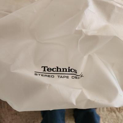 Technics Reel to Reel RS-1500US Powers up Rosewood Sides