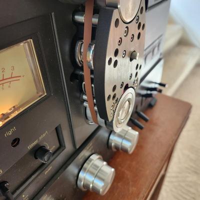 Technics Reel to Reel RS-1500US Powers up Rosewood Sides