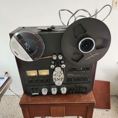 Technics Reel to Reel RS-1500US Powers up Rosewood Sides