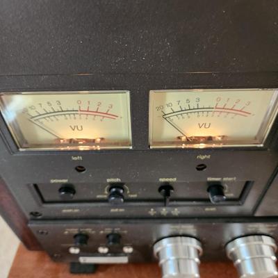 Technics Reel to Reel RS-1500US Powers up Rosewood Sides