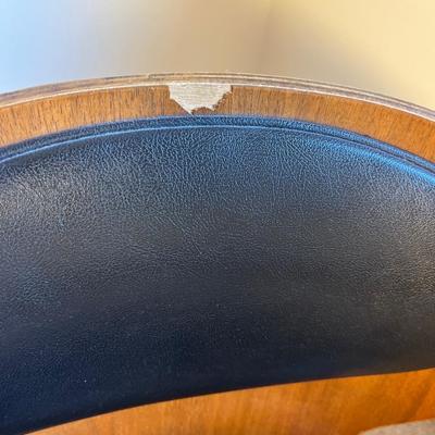 MCM octagon table with 4 Bentwood/vinyl swivel chairs