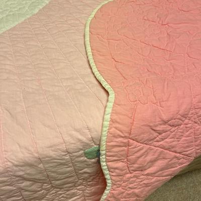 Vintage hand stitched pink quilt w/scallop edges