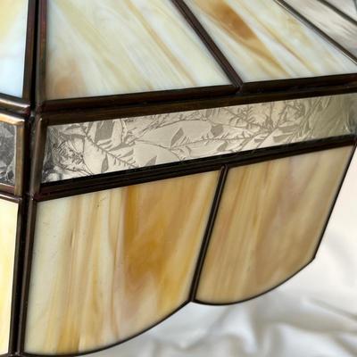 Lot 99 Retro Tiffany style Lamp