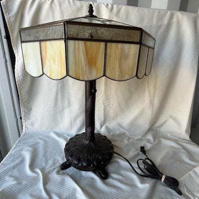 Lot 99 Retro Tiffany style Lamp