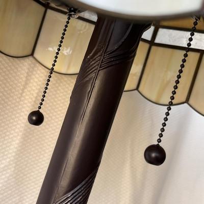 Lot 99 Retro Tiffany style Lamp