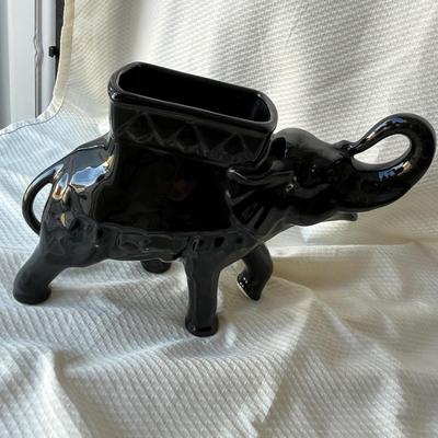 Lot 100 Elephant Figures