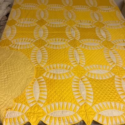 Gorgeous yellow/gold hand stitched quilt
