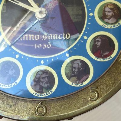 Lot 107 Antique religeous items