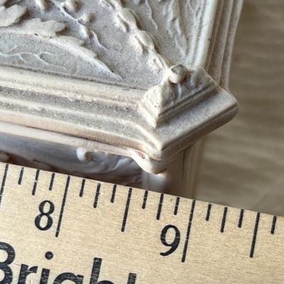 Lot 113 Incolay Carved jewelry box