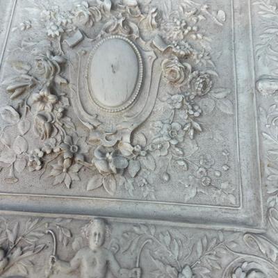 Lot 113 Incolay Carved jewelry box