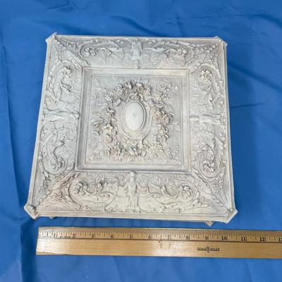 Lot 113 Incolay Carved jewelry box