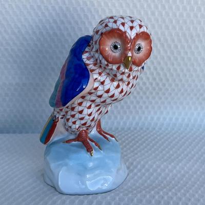 Lot 114 Herend Pottery Fishnet Owl