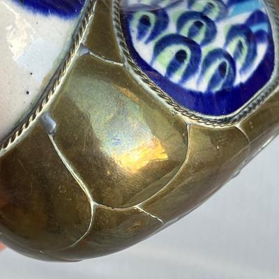 Lot 119 Blue White & Gold ceramic figures