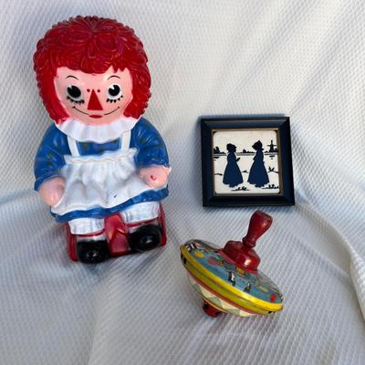 Lot 127 Vintage kids lot