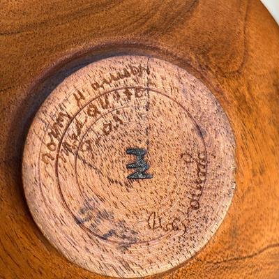 Lot 136 Vintage bowls