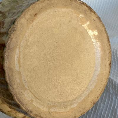 Lot 145 Spatterware Crock baker