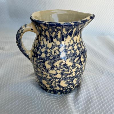 Lot 153 Spongeware Crock pieces