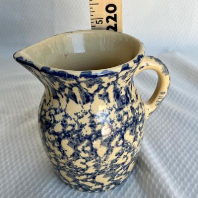 Lot 153 Spongeware Crock pieces