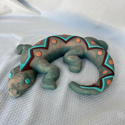 Lot 155 Lizard wall decor