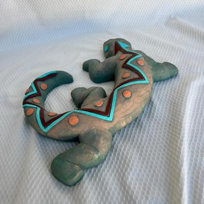 Lot 155 Lizard wall decor