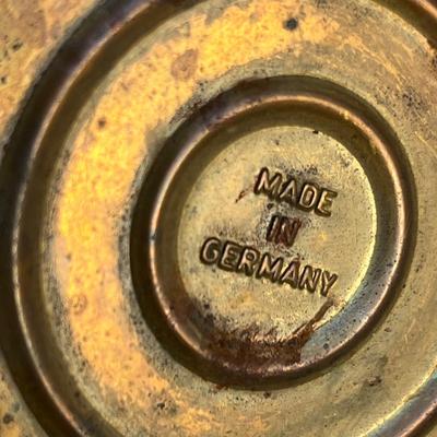 Lot 161 Antique oil lamp