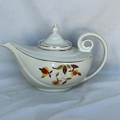 Lot 162 Hall Jewel Tea Autumn Leaf Teapot