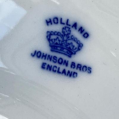 Lot 173 Blue Onion Grouping