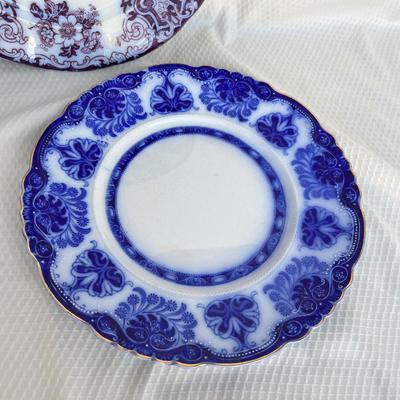 Lot 17 Flow Blue & Mulberry plates