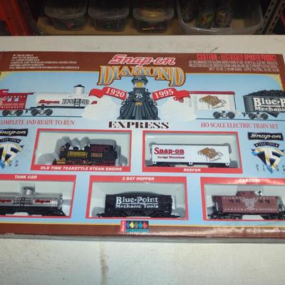 Snap-On Diamond Express 75th Anniversary Electric Train Set with Box- HO Scale