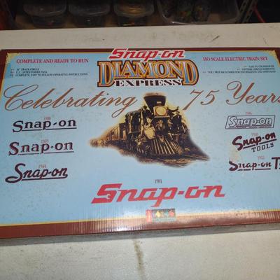 Snap-On Diamond Express 75th Anniversary Electric Train Set with Box- HO Scale