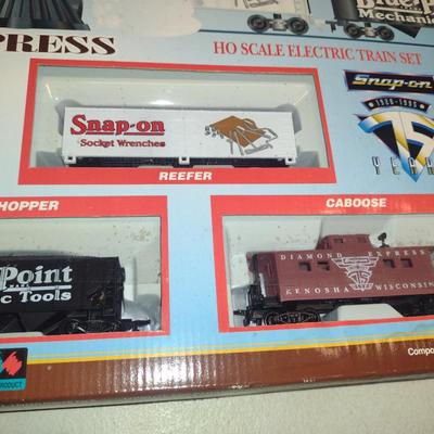 Snap-On Diamond Express 75th Anniversary Electric Train Set with Box- HO Scale