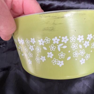 Lot 186 Pyrex Crazy Daisy lot