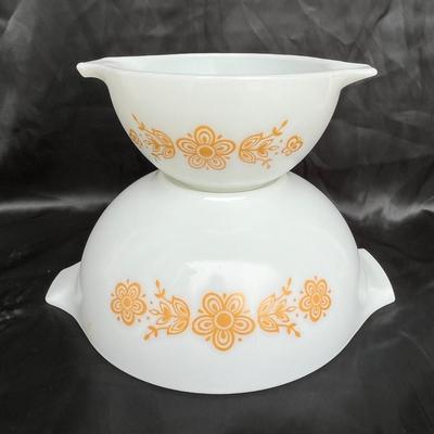 Lot 187 Pyrex Butterfly Gold bowls