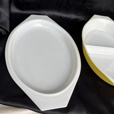Lot 188 Pyrex Verde Split veggie