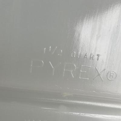 Lot 188 Pyrex Verde Split veggie