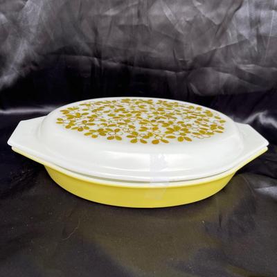 Lot 188 Pyrex Verde Split veggie