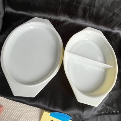 Lot 191 Pyrex Verde Split Veggie