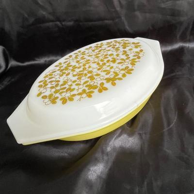 Lot 191 Pyrex Verde Split Veggie