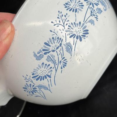 Lot 192 Pyrex lot