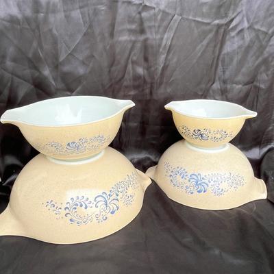 Lot 193 Pyrex Homestead Mixing Bowls