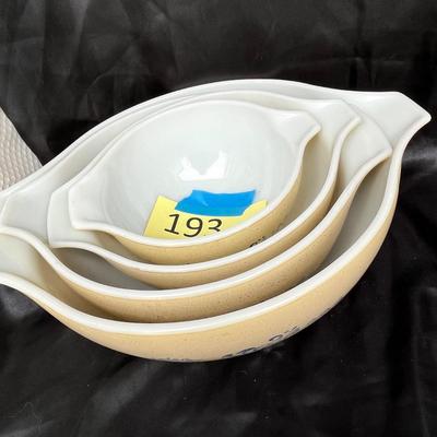 Lot 193 Pyrex Homestead Mixing Bowls