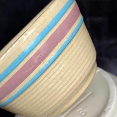 Lot 195 Mc Coy Mixing bowls