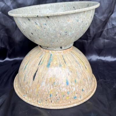 Lot 197 Texas Ware mixing bowls