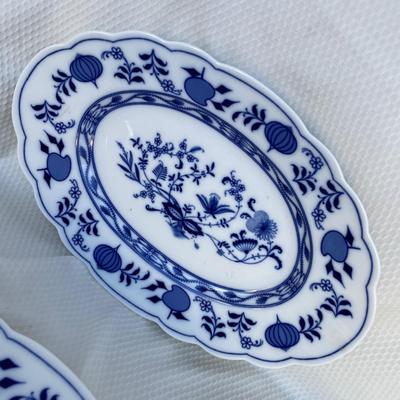 Lot 170 Blue Onion Platters