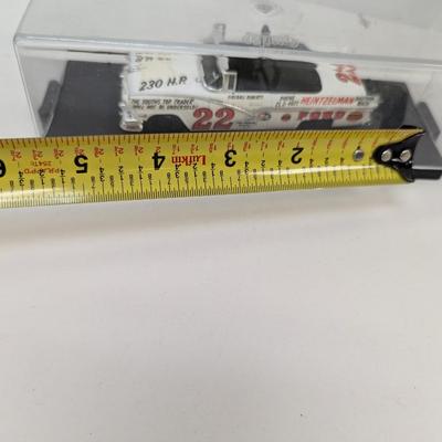 Quartzo 1/43 1956 Ford Fairlane NASCAR #22 & Buck Baker Chrysler 300
