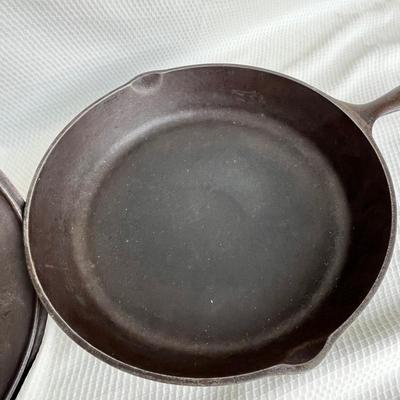 Lot 231 #10 Skillet w/ Lid