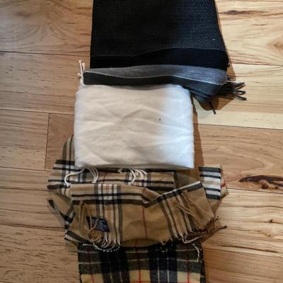 Men’s scarves