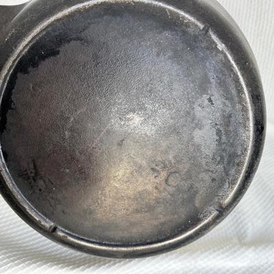 Lot 238 Number 8 deep skillet