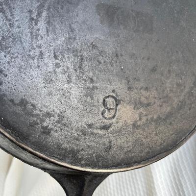Lot 239 Erie #9 Skillet Late 1800s Griswold.