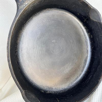 Lot 240 Vintage skillet 10.5"